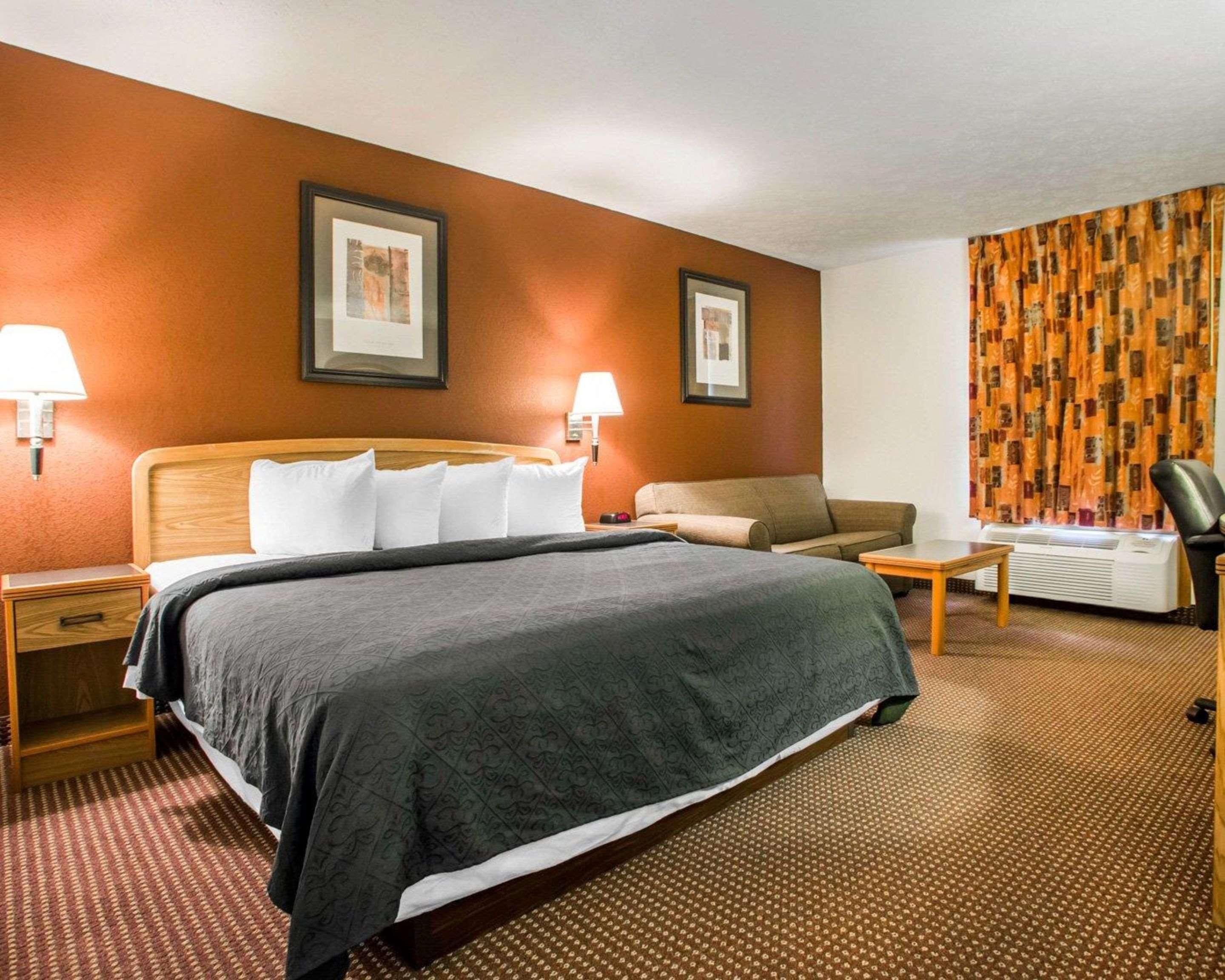 Quality Inn & Suites South-Obetz Zewnętrze zdjęcie