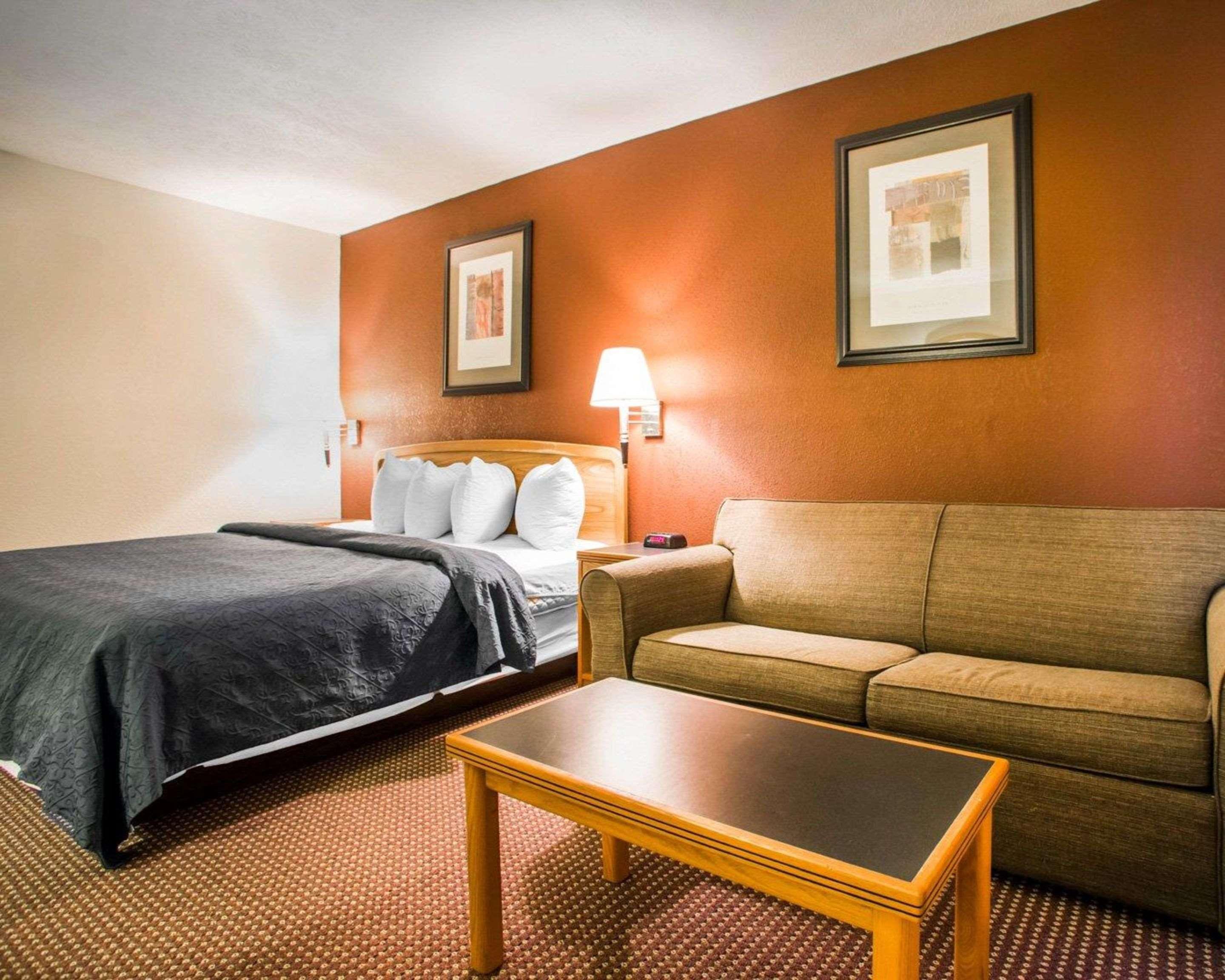 Quality Inn & Suites South-Obetz Zewnętrze zdjęcie