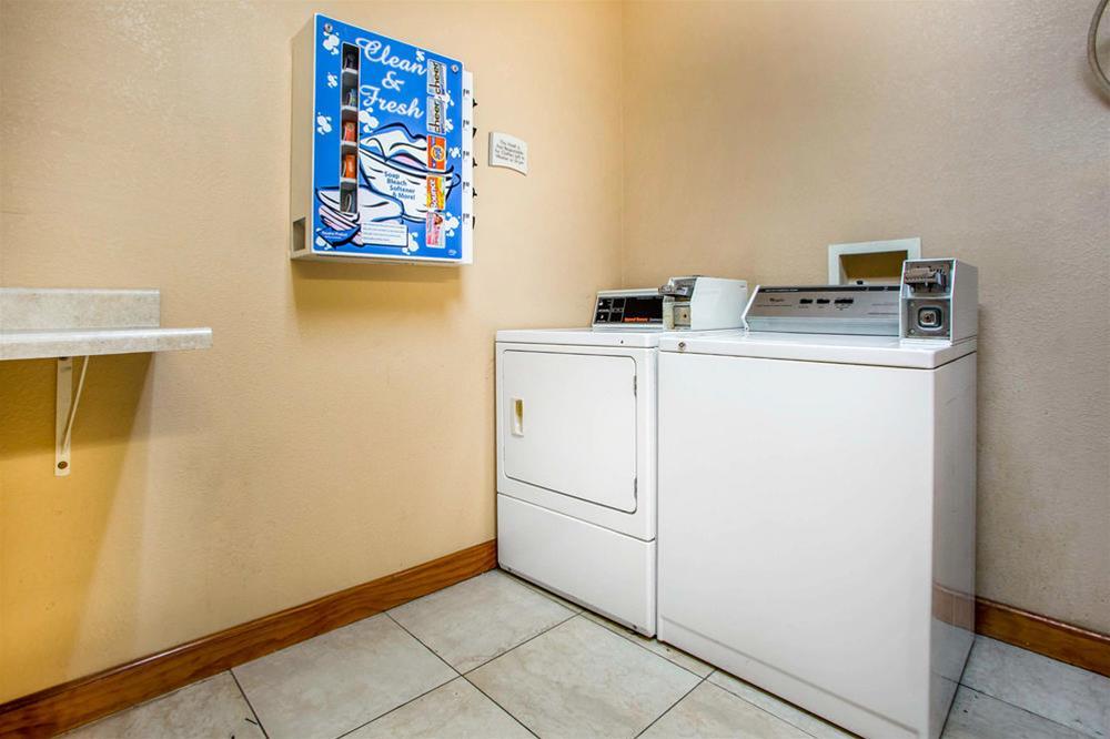 Quality Inn & Suites South-Obetz Zewnętrze zdjęcie