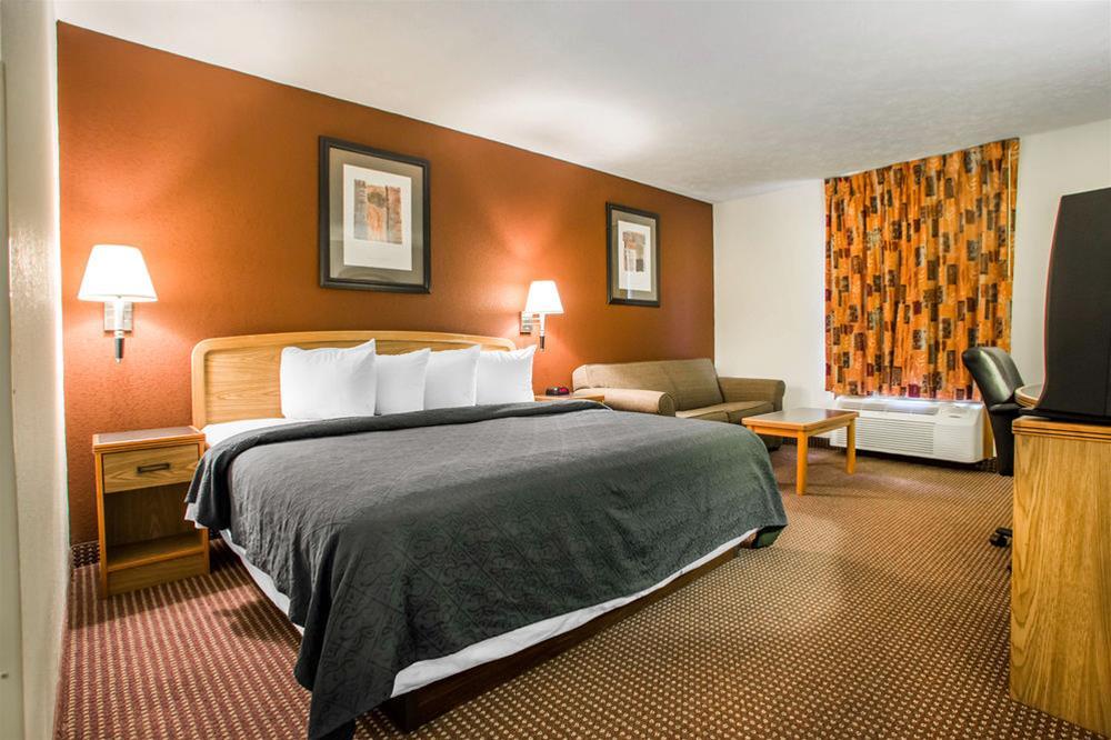 Quality Inn & Suites South-Obetz Zewnętrze zdjęcie
