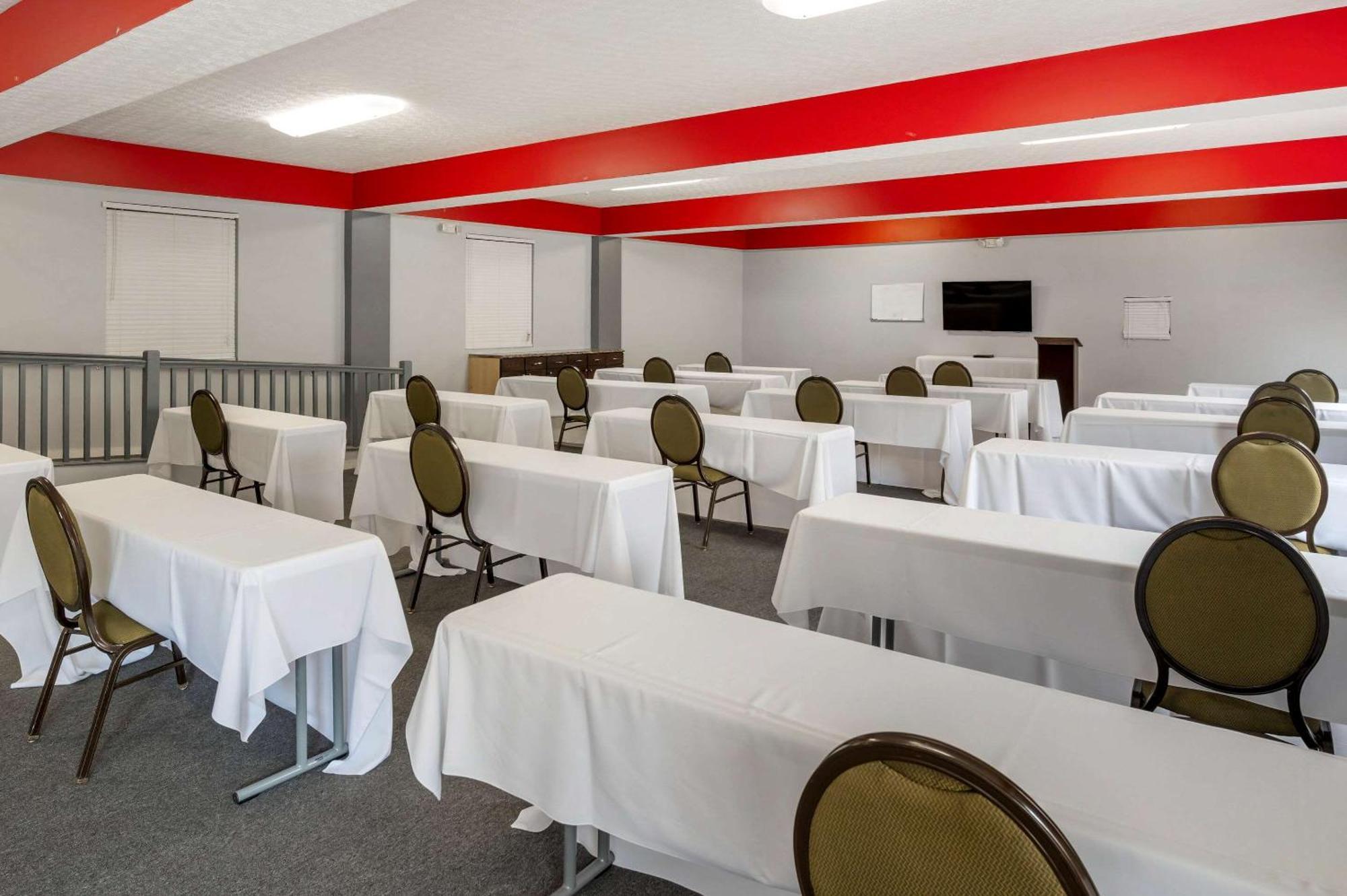 Quality Inn & Suites South-Obetz Zewnętrze zdjęcie