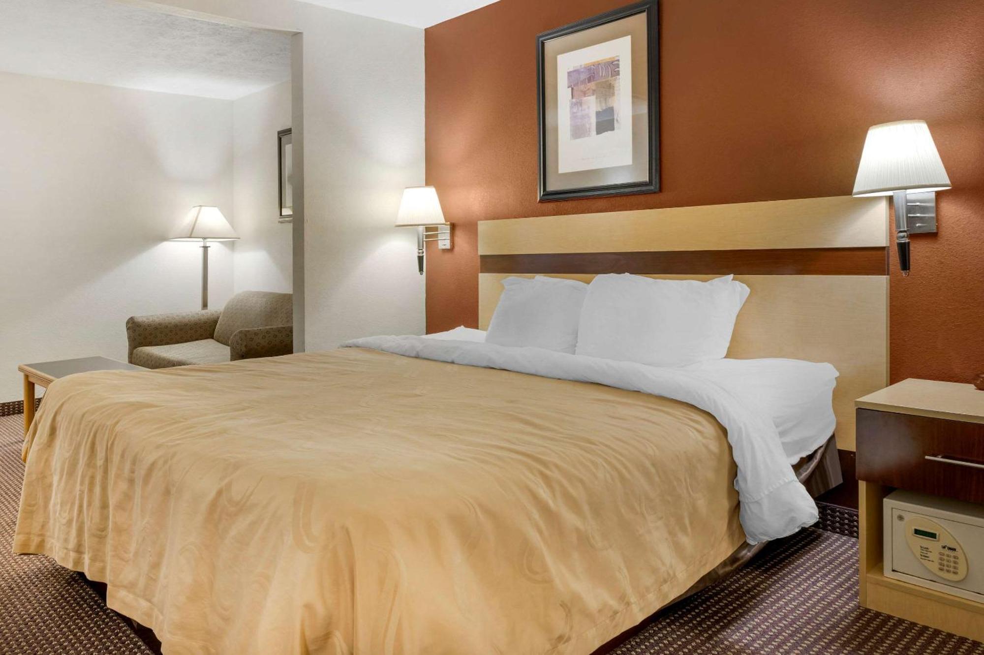 Quality Inn & Suites South-Obetz Zewnętrze zdjęcie
