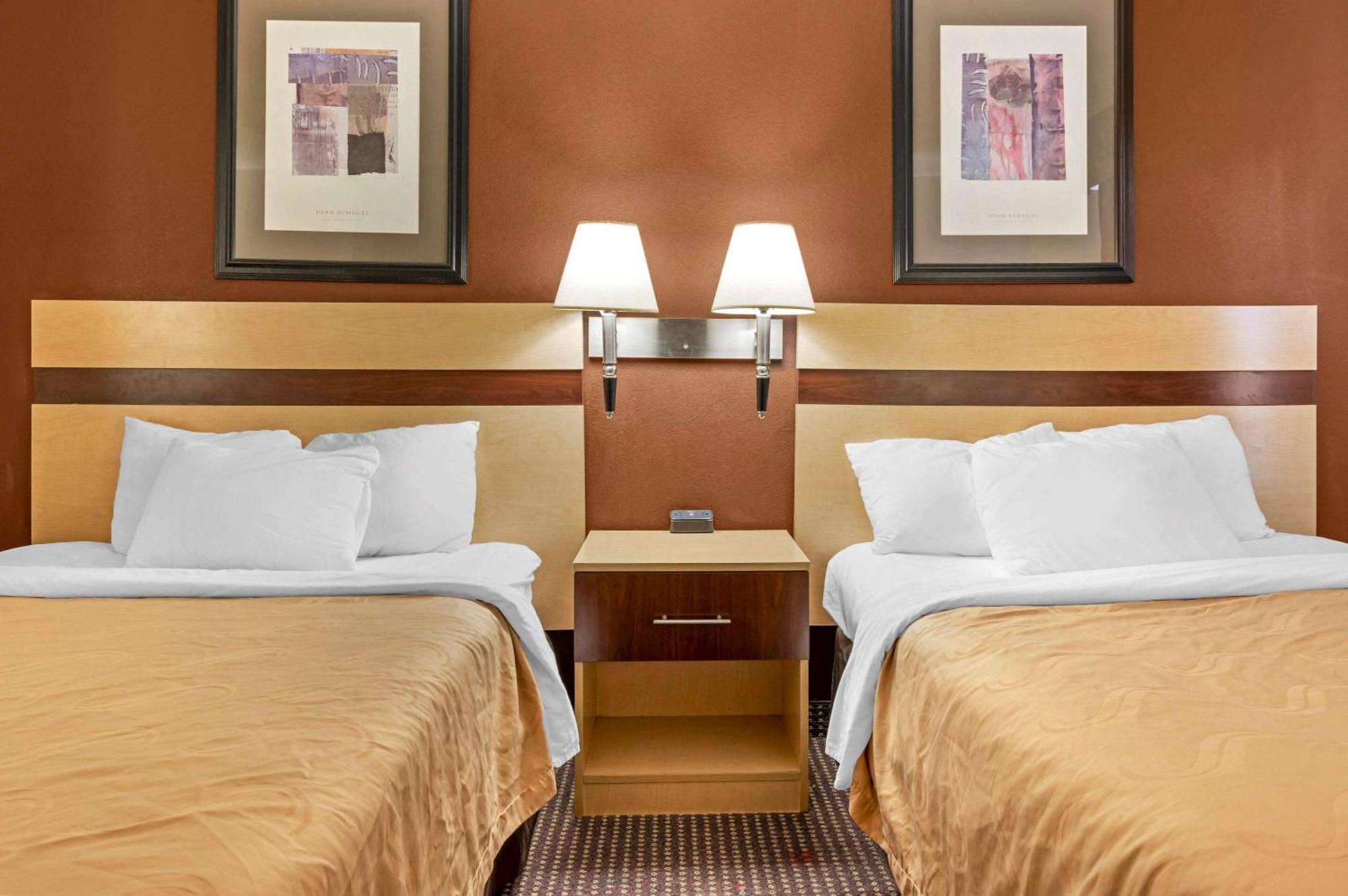 Quality Inn & Suites South-Obetz Zewnętrze zdjęcie