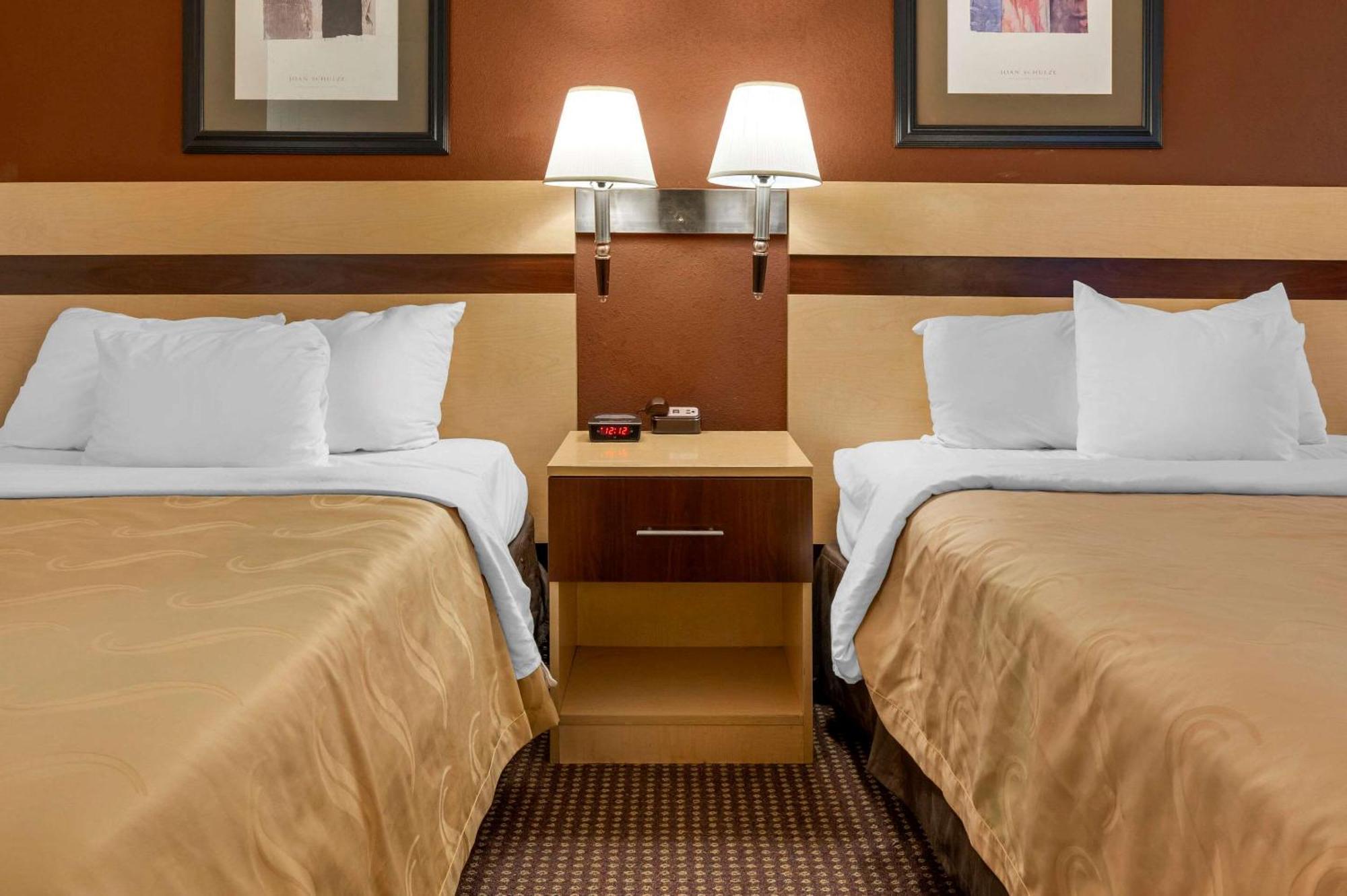 Quality Inn & Suites South-Obetz Zewnętrze zdjęcie