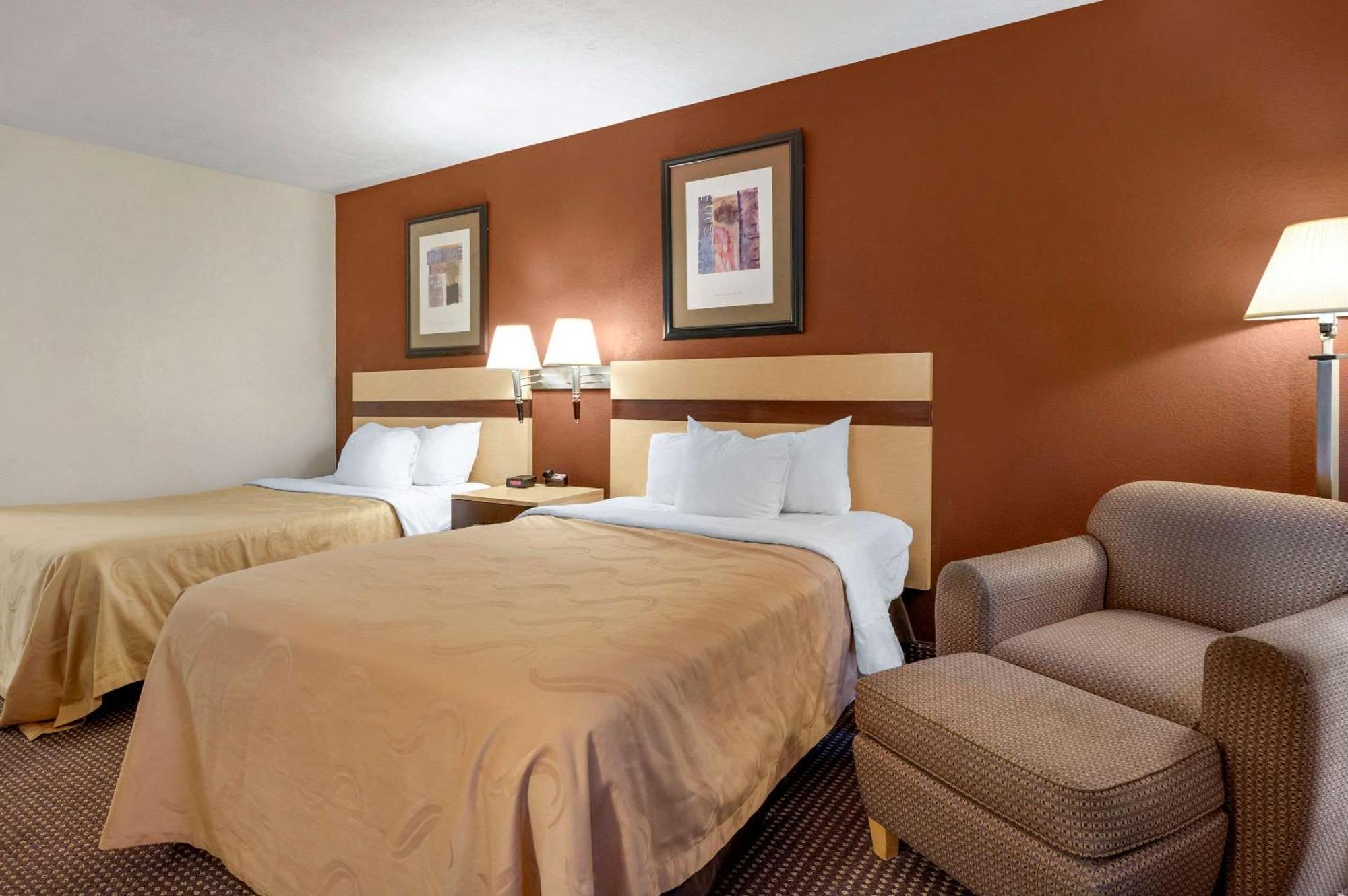 Quality Inn & Suites South-Obetz Zewnętrze zdjęcie