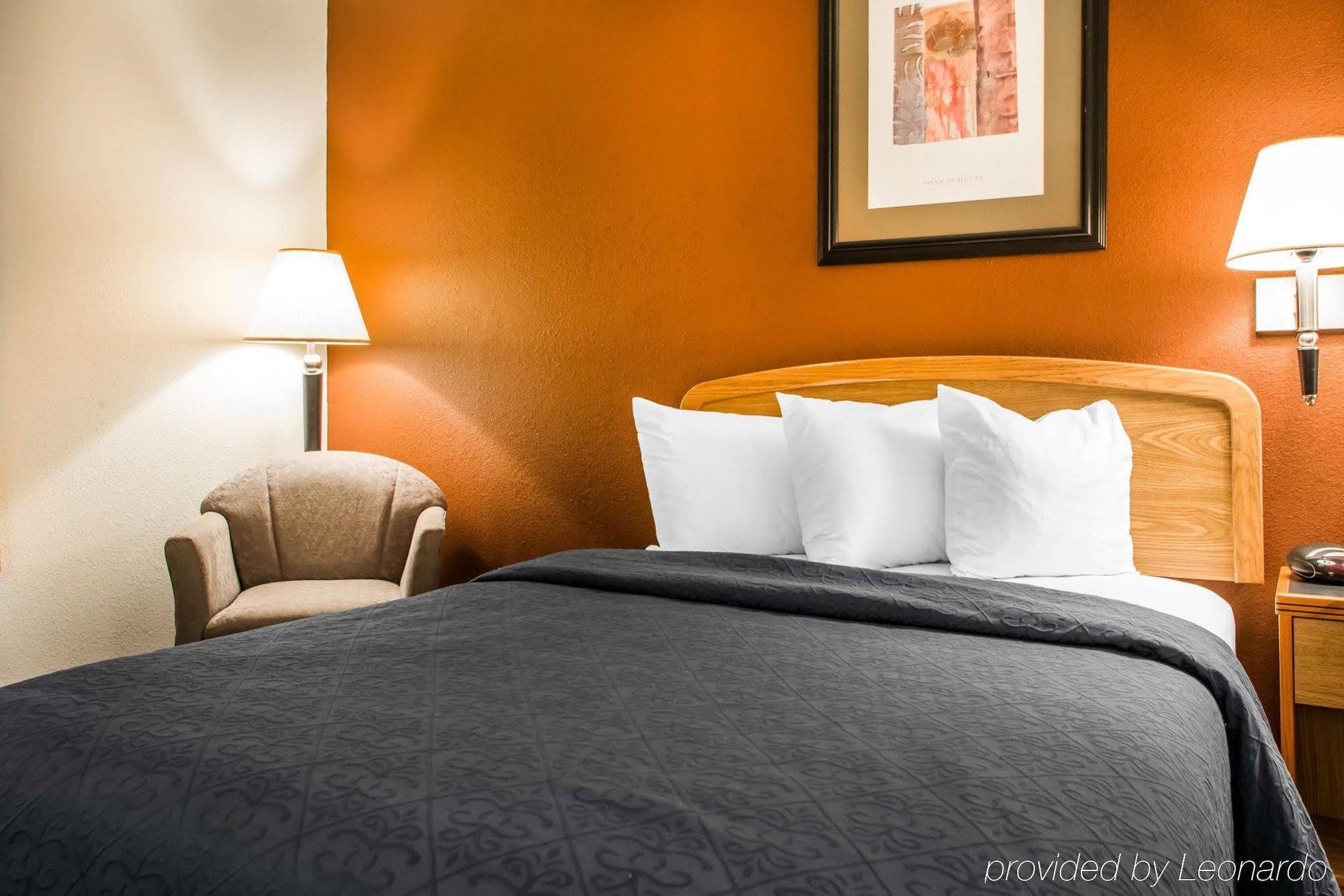 Quality Inn & Suites South-Obetz Zewnętrze zdjęcie