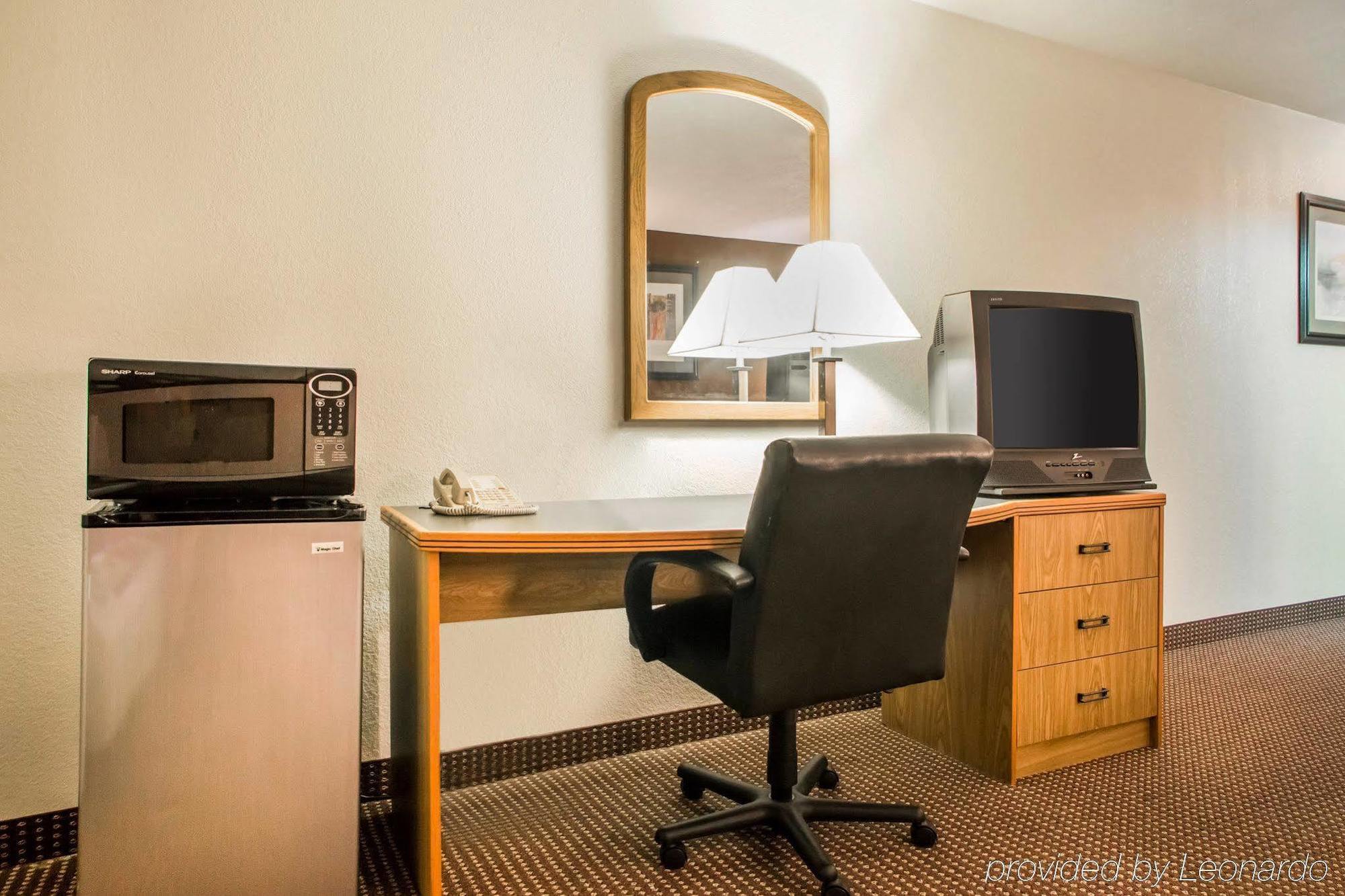 Quality Inn & Suites South-Obetz Zewnętrze zdjęcie