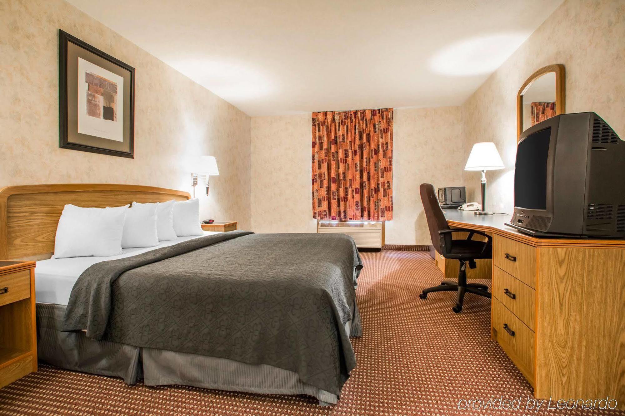 Quality Inn & Suites South-Obetz Zewnętrze zdjęcie